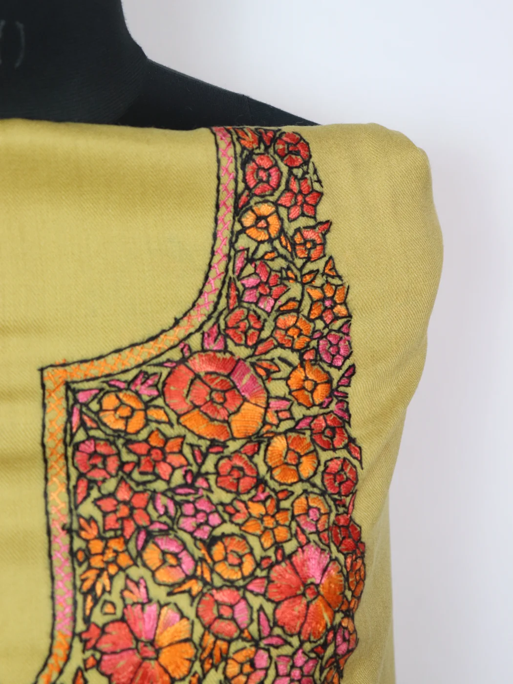 Zoon Kashmiri 3PC Suit In Pure Wool With Hand Sozni Paper Machie Style | Light Yellow - Image 3