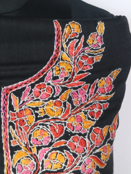 Zoon Kashmiri 3PC Suit In Pure Wool With Hand Sozni Paper Machie Style | Black - Image 3