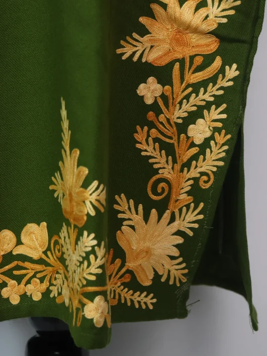 Irtiza Kashmiri Pheran With Aari Work in Cashmilon | Green - Image 3