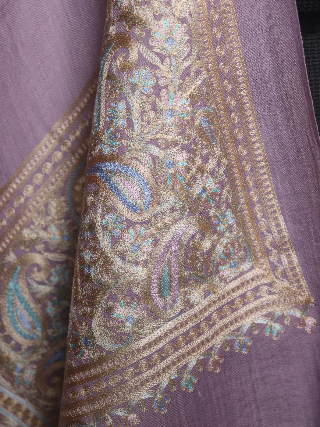 Kashmiri Fine Wool Stole Purple Aari Embroidery | Naghma - Image 3