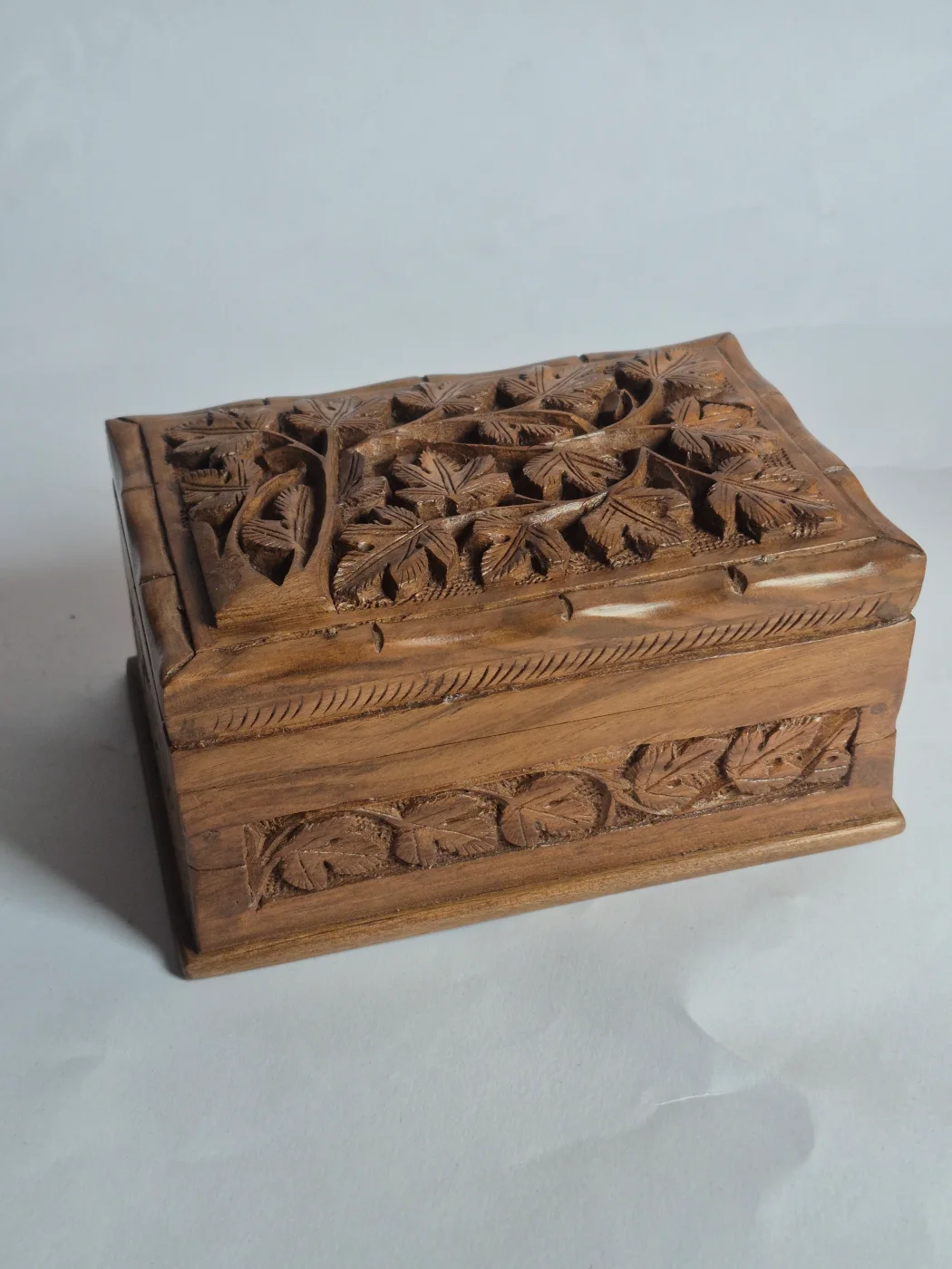 Beautiful Kashmiri Hand Carved Walnut Wood Box | Imran - Image 6