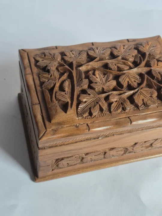 Beautiful Kashmiri Hand Carved Walnut Wood Box | Imran - Image 2