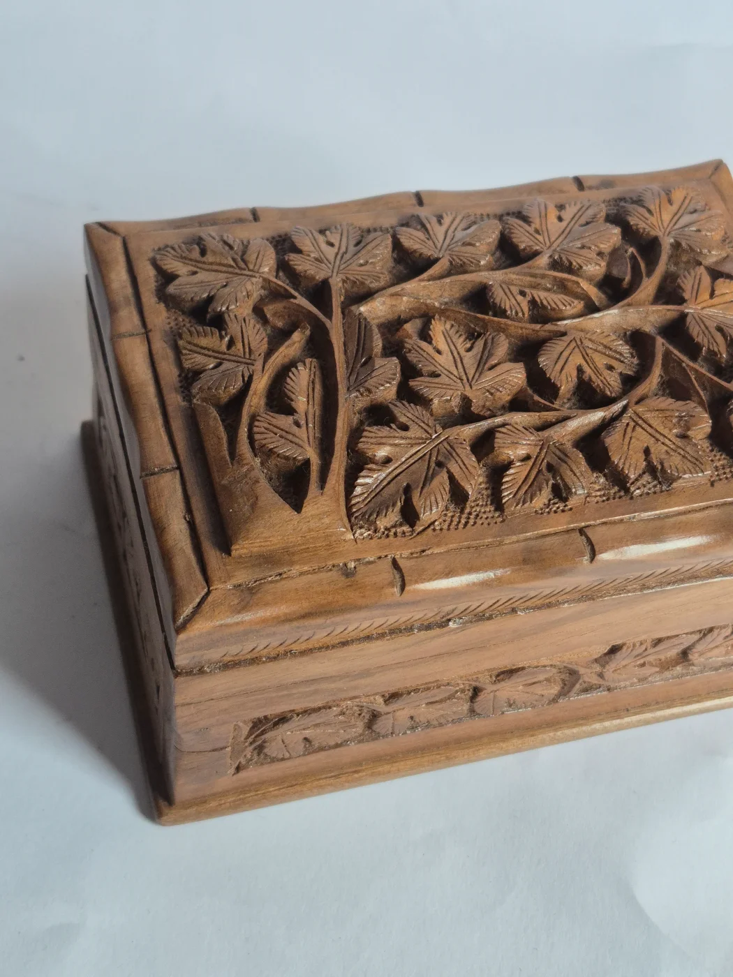 Beautiful Kashmiri Hand Carved Walnut Wood Box | Imran - Image 2