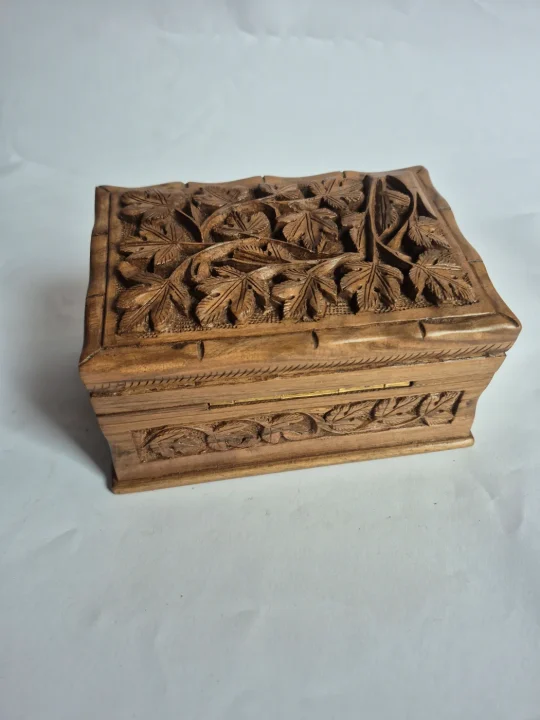 Beautiful Kashmiri Hand Carved Walnut Wood Box | Imran - Image 5