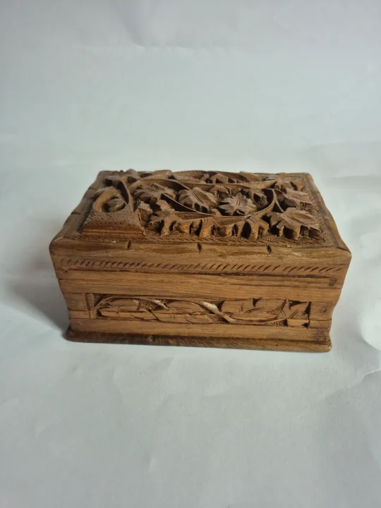 Kashmiri Walnut Wooden Box with Hand Carving | Doon - Image 3