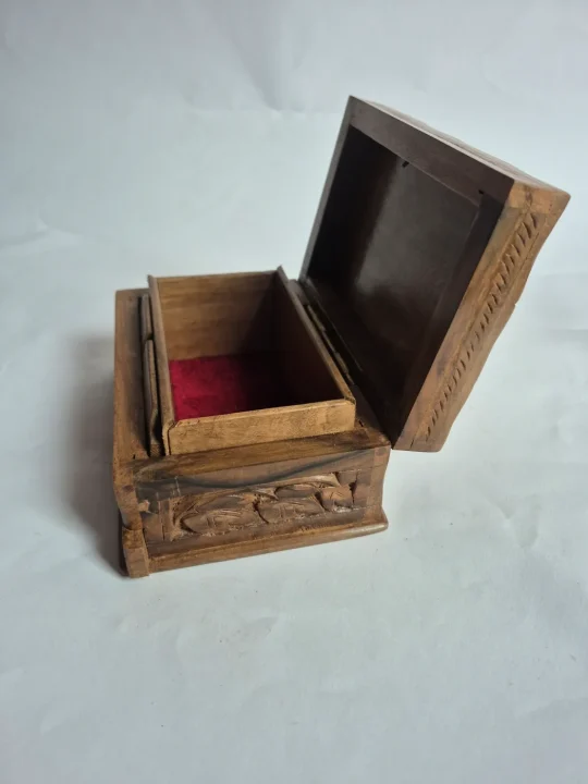 Kashmiri Walnut Wooden Box with Hand Carving | Doon - Image 5