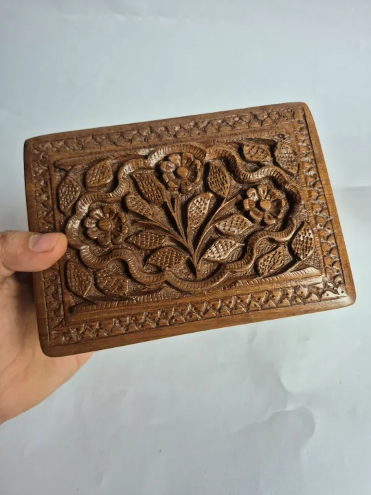 Maqaam Kashmiri Hand Carved Walnut Wood Box - Image 5