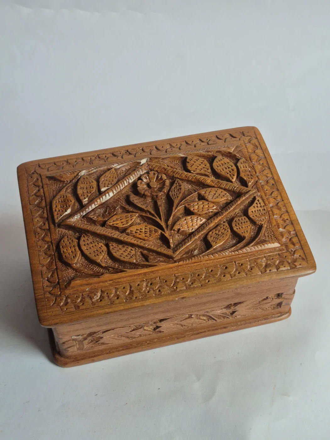 Kashmiri Hand Carved Walnut Wooden Box Muntaha - Image 3