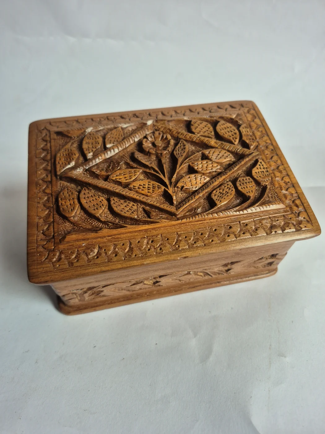 Kashmiri Hand Carved Walnut Wooden Box Muntaha - Image 4