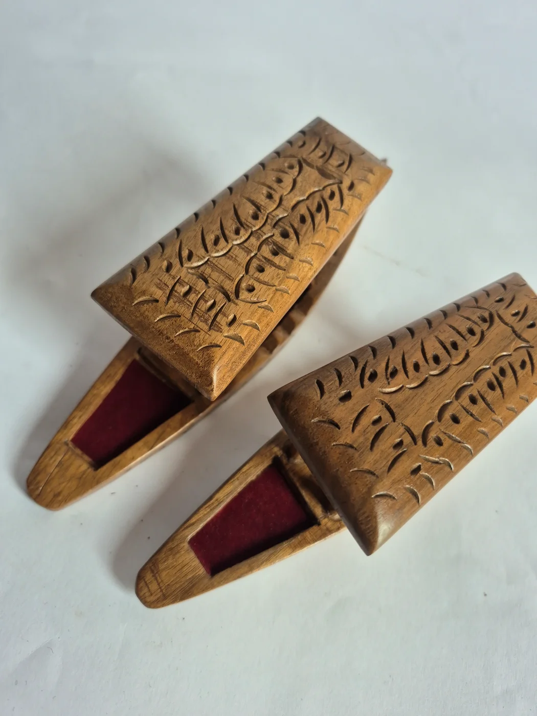 Set of 2 Hand Carved Walnut Wood Shikara Boat For Decor | Dal - Image 4