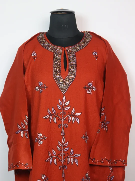 Tabassum Kashmiri Pheran In Raffal Wool With Hand Sozni Paper Machie Style Work | Rust - Image 2
