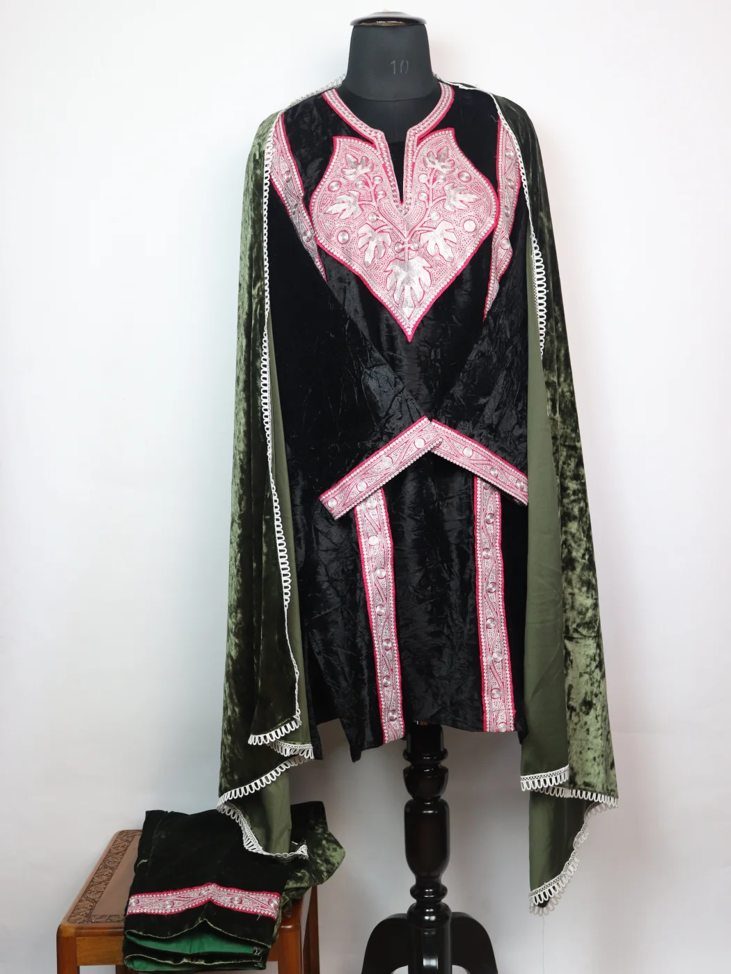 Wajiha Kashmiri Partywear Pheran Set In Crush Velvet With Tilla Patch | Black