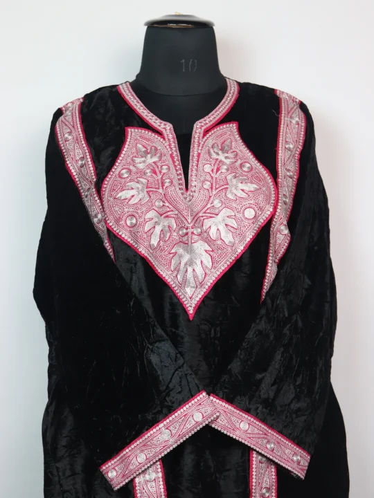 Wajiha Kashmiri Partywear Pheran Set In Crush Velvet With Tilla Patch | Black - Image 2