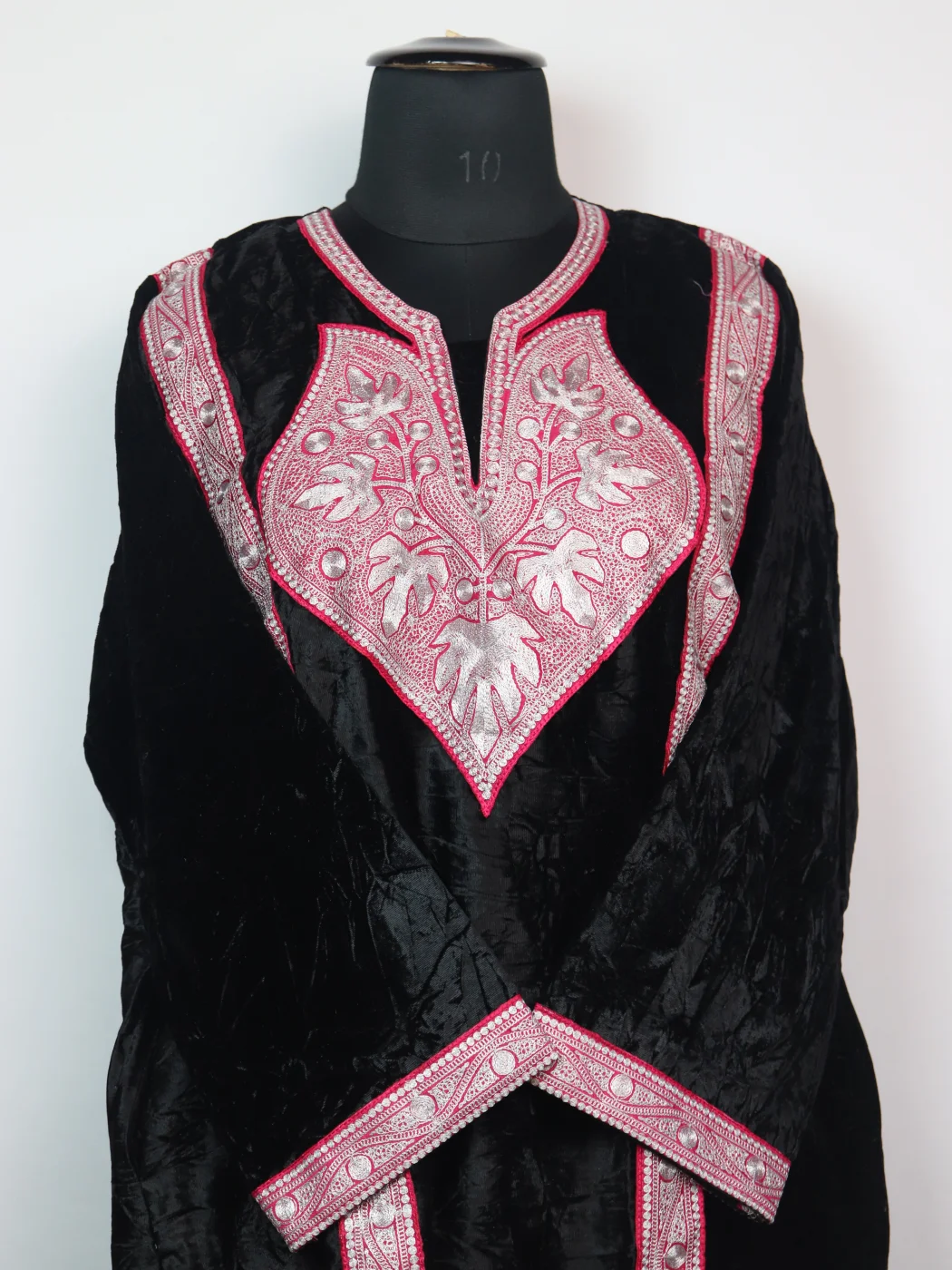 Wajiha Kashmiri Partywear Pheran Set In Crush Velvet With Tilla Patch | Black - Image 2