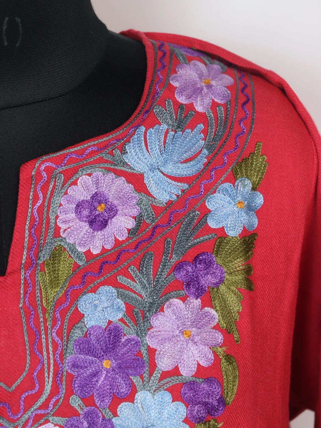Zartasha Kashmiri Pheran In Red Cashmilon With Aari Embroidery - Image 3