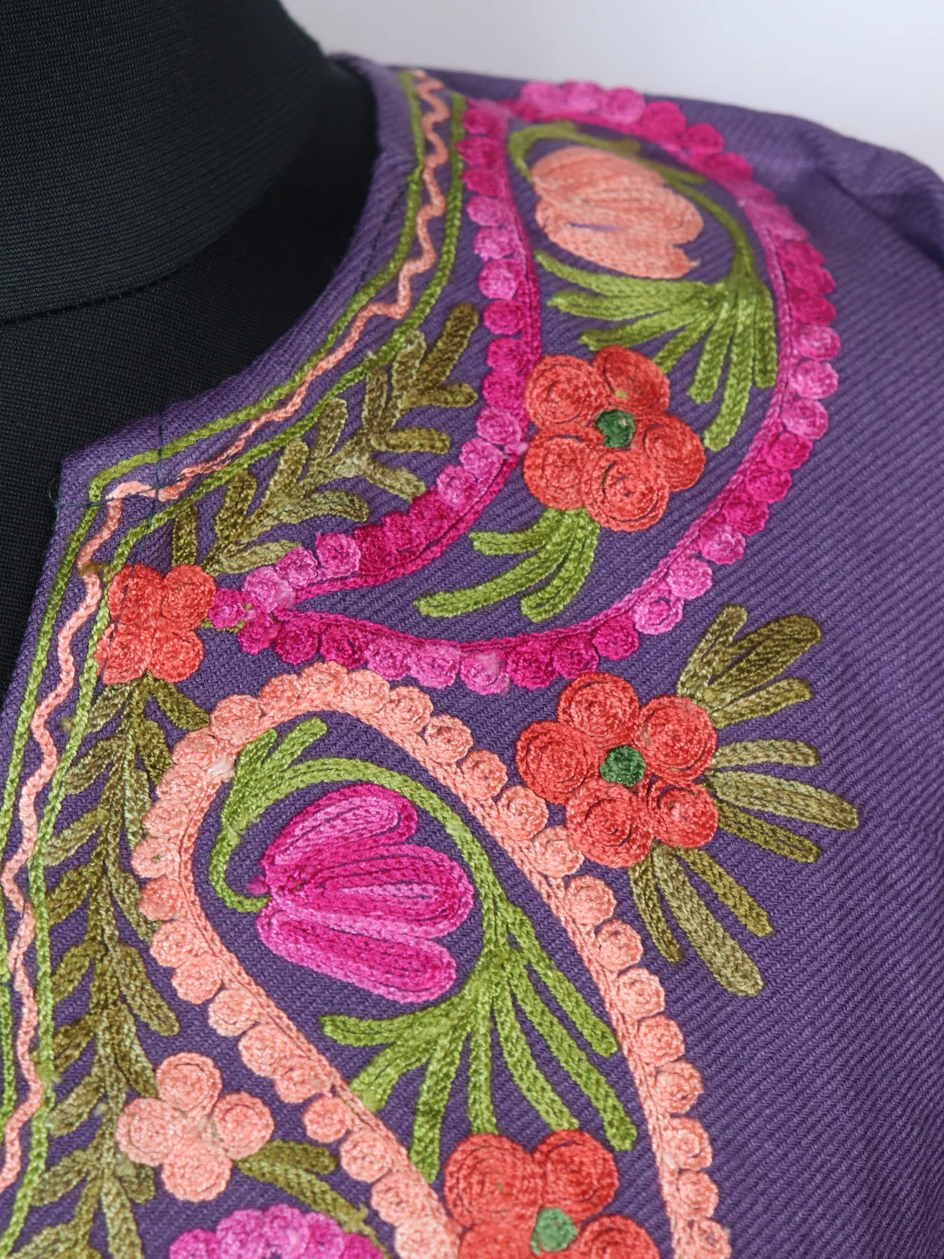 Pink Kashmiri Pheran In Cashmilon wool With Aari Embroidery | Sana - Image 3