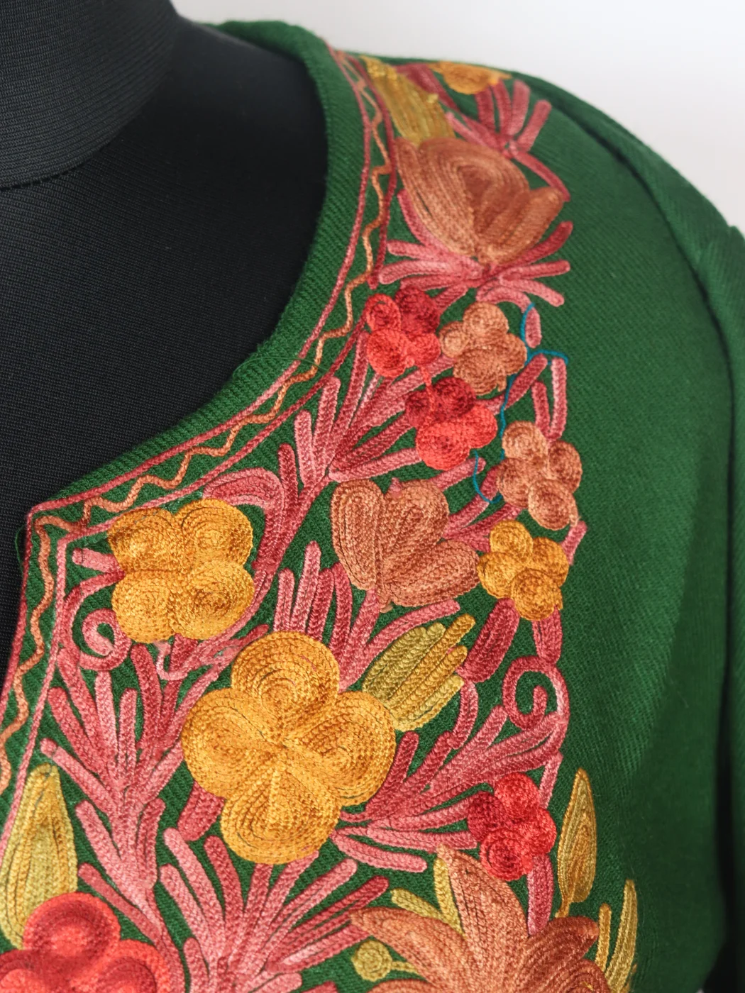 Minaal Kashmiri Pheran In Cashmilon wool With Aari Embroidery | Green - Image 3