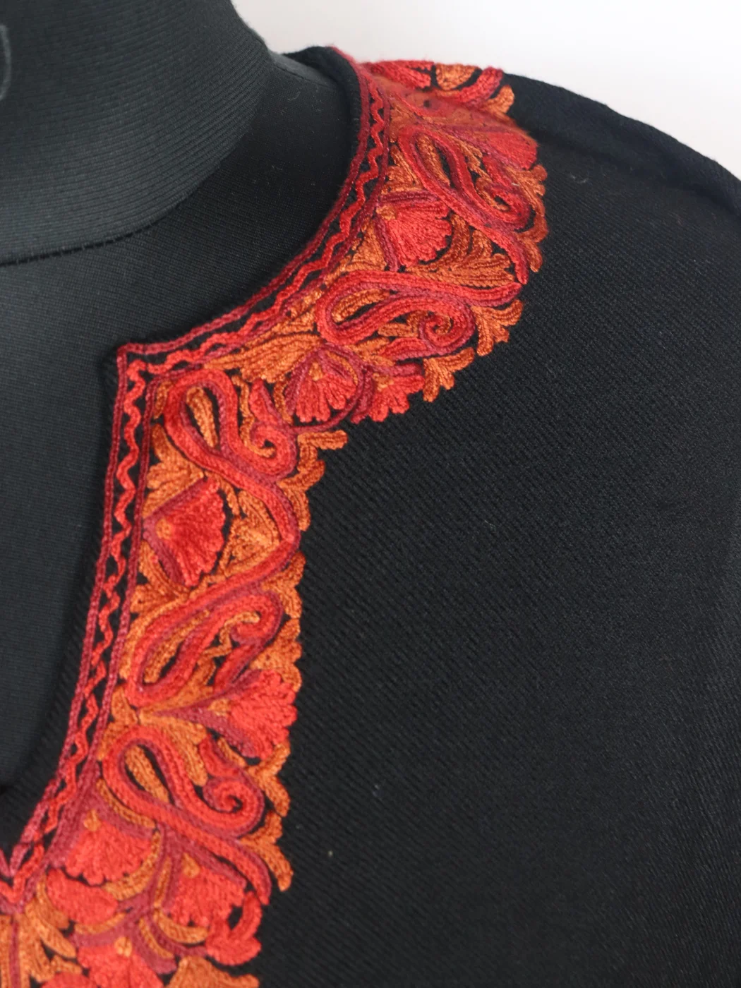 Urwa Kashmiri Pheran In Raffal Wool With Hand Aari Embroidery| Black - Image 3