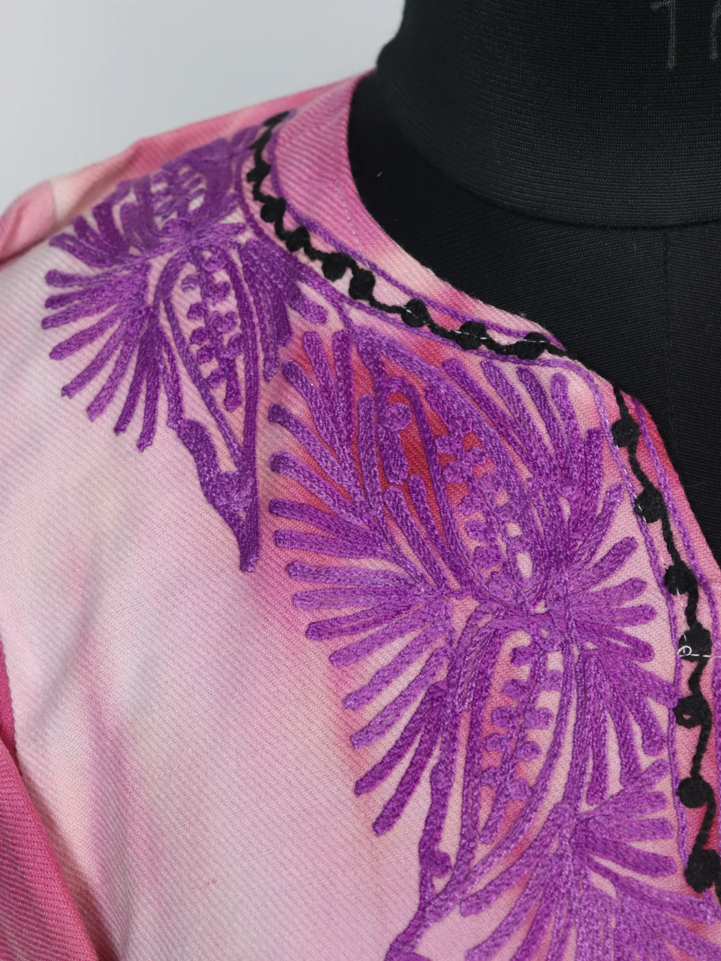 Kashmiri Pheran Isha in Pink Tie Dye Cashmilon With Aari Embroidery - Image 3