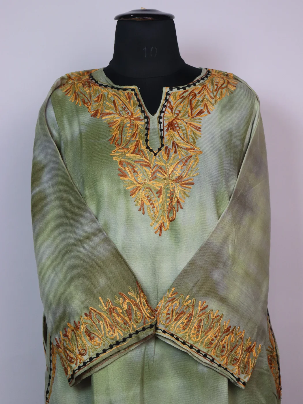 Isha Kashmiri Pheran in Light Green Tie Dye Cashmilon With Aari Embroidery - Image 2