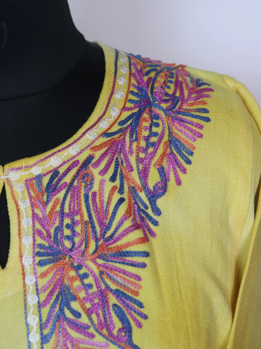 Yellow Kashmiri Pheran Isha in Tie Dye Cashmilon With Aari Embroidery - Image 3