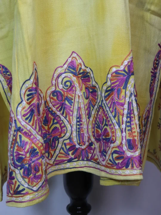 Yellow Kashmiri Pheran Isha in Tie Dye Cashmilon With Aari Embroidery - Image 4