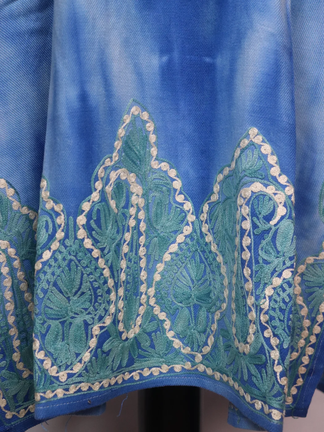 Isha Kashmiri Pheran in Blue Tie Dye Cashmilon With Aari Embroidery - Image 3