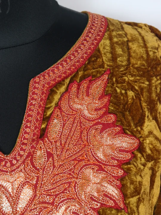 Kashmiri Pheran Ziyaa In Crush Velvet With Tilla Patch | Mustard - Image 3