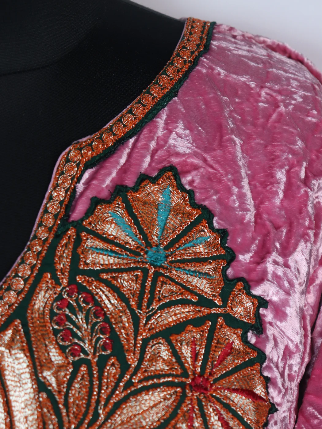 Kashmiri Pheran Ziyaa In Pink Crush Velvet With Tilla Patch - Image 3