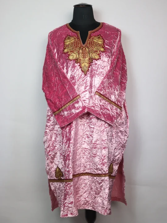 Ziyaa Kashmiri Pheran In Pink Crush Velvet With Tilla Patch