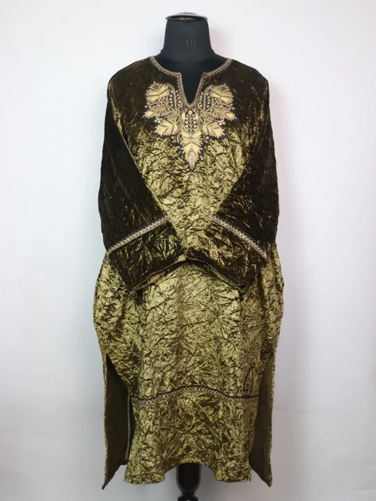 Kashmiri Pheran Ziyaa In Olive Green Crush Velvet With Tilla Patch