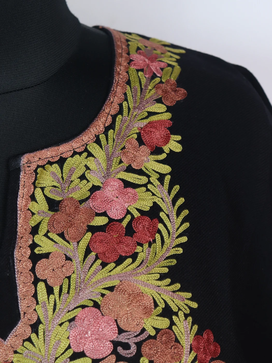 Nusheen Kashmiri Pheran in Black Cashmilon with Aari Embroidery - Image 3