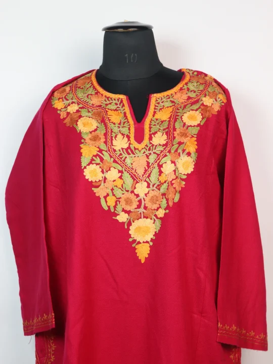 Suzain Kashmiri Pheran with Aari Embroidery in Deep Pink Cashmilon - Image 2