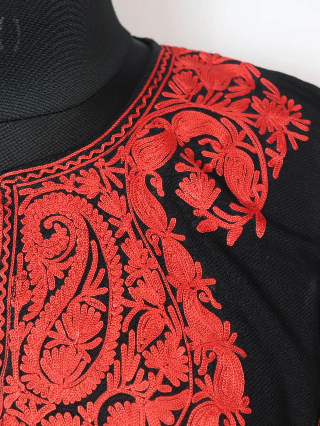 Black Kashmiri Pheran Munaza in Cashmilon with Aari Embroidered Sleeve Boothi - Image 3