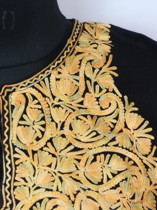 Kashmiri Pheran Aafiya in Black Cashmilon with Aari Embroidery - Image 2