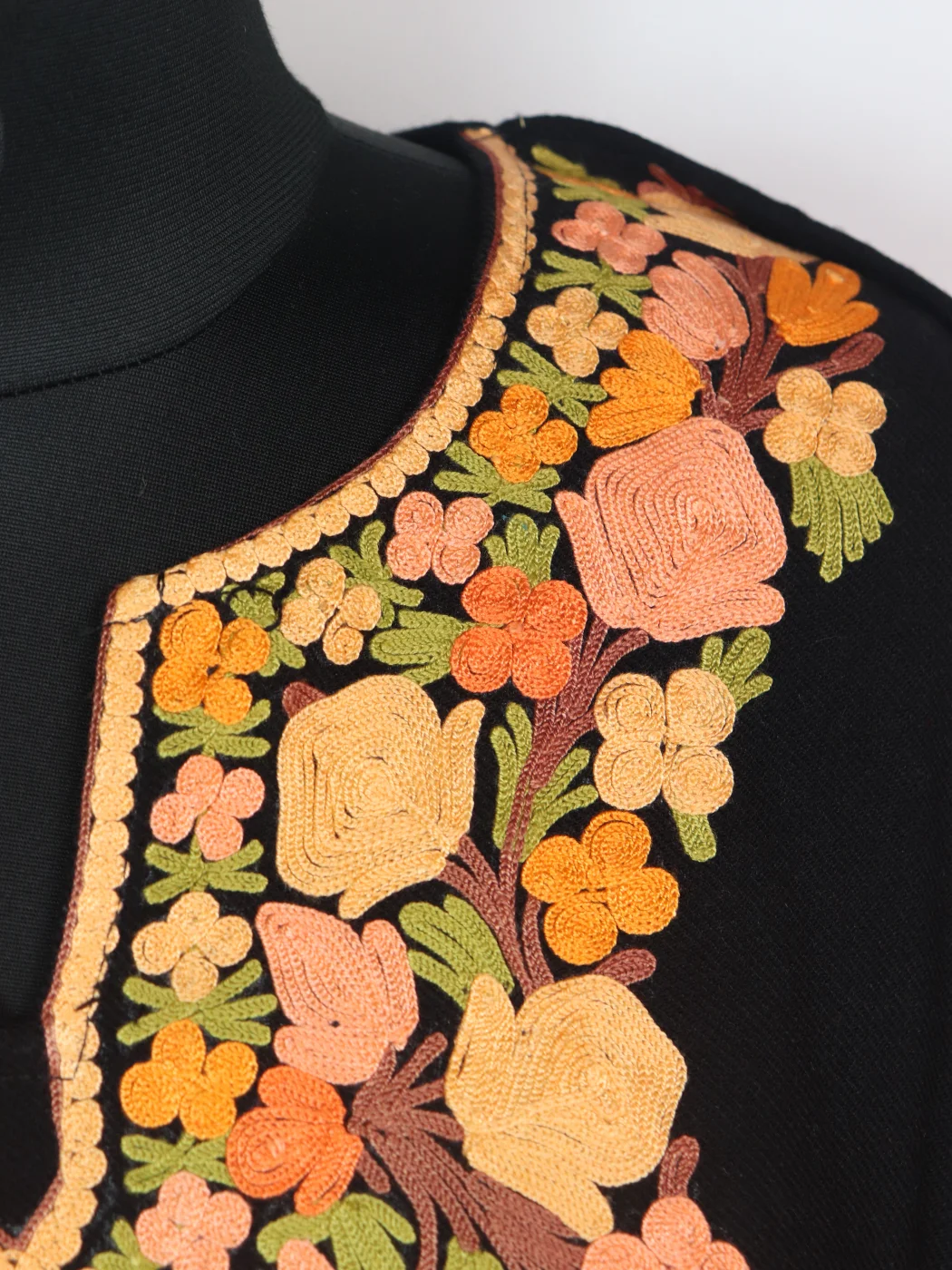 Mahjabeen Kashmiri Pheran with Aari Embroidery in Black Cashmilon - Image 3