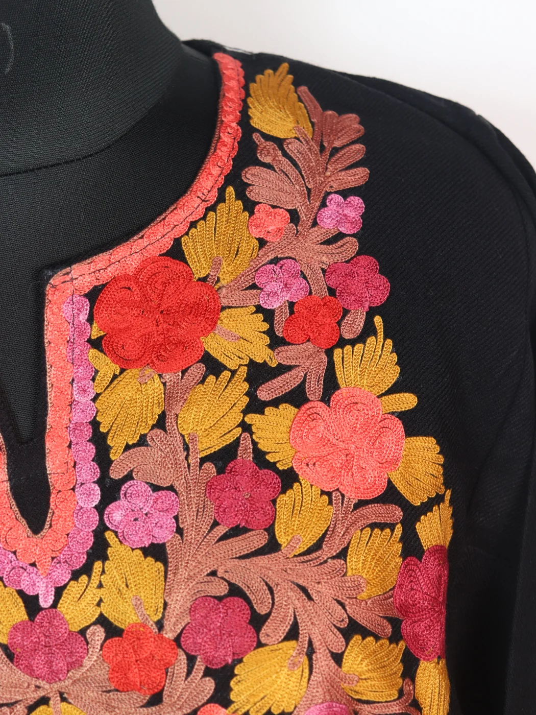 Kashmiri Pheran Nuzhat with Aari Embroidery in Black Cashmilon - Image 3