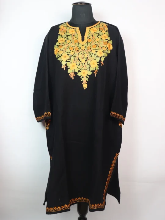 Rafia Kashmiri Pheran with Aari Embroidery in Black Cashmilon