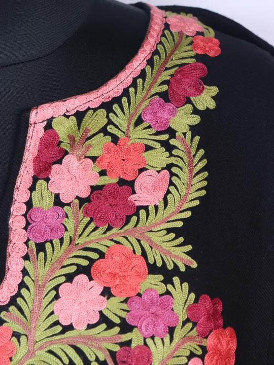 Rukhsar Kashmiri Pheran with Aari Embroidery in Black Cashmilon - Image 3