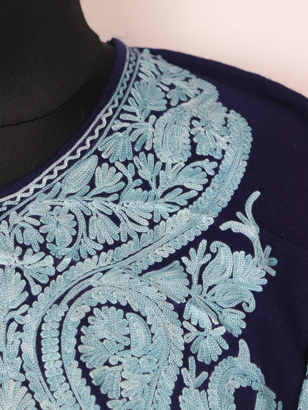 Munaza Kashmiri Pheran in Navy Blue Cashmilon with Aari Embroidery Sleeve Boothi - Image 3