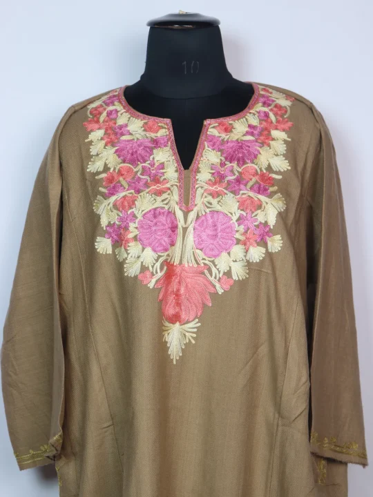 Shamaila Kashmiri Pheran in Beige Cashmilon with Aari Embroidery - Image 2