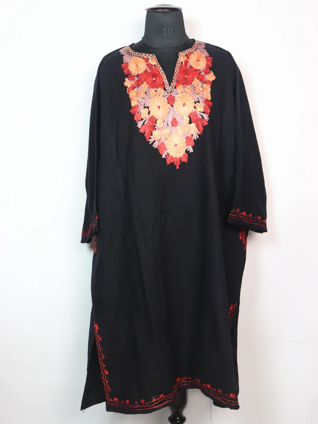 Fauzia Kashmiri Pheran in Black Cashmilon with Aari Embroidery