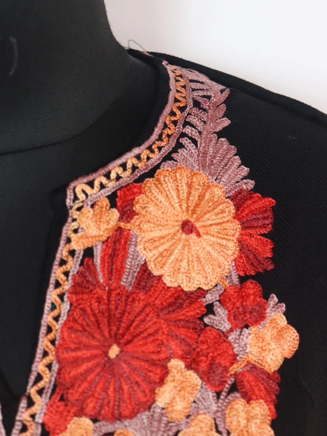 Fauzia Kashmiri Pheran in Black Cashmilon with Aari Embroidery - Image 3