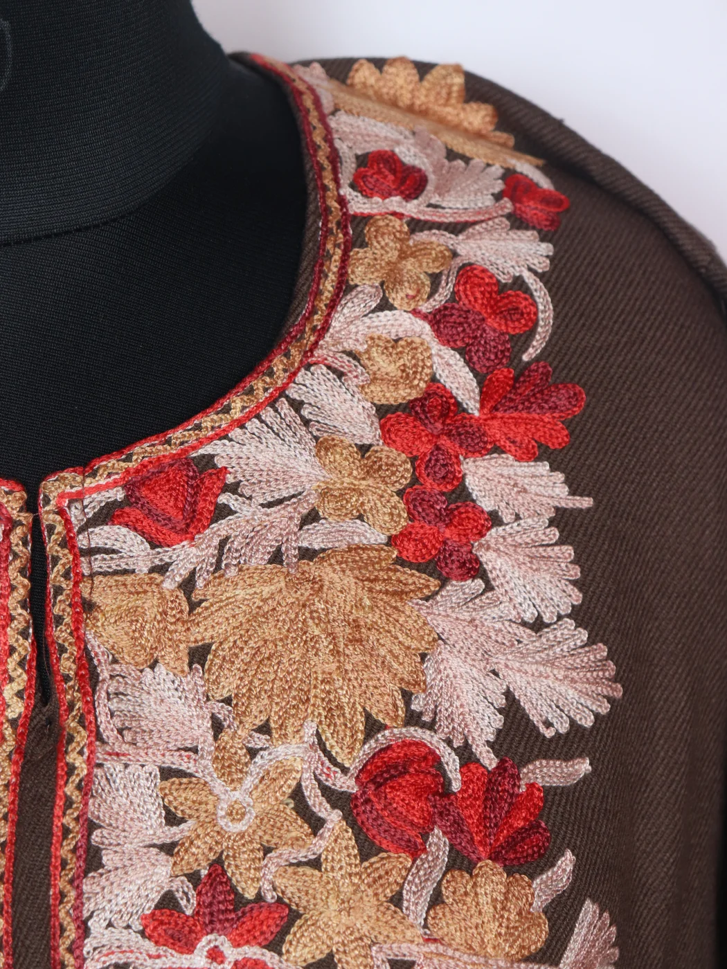 Madiha Kashmiri Pheran in Brown Cashmilon with Aari Embroidery - Image 3