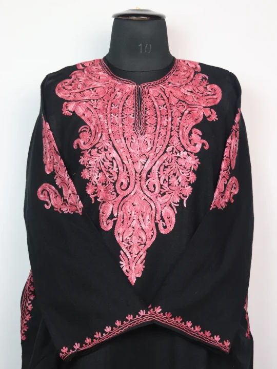 Munaza Kashmiri Pheran in Black Cashmilon with Aari Embroidery Sleeve Boothi - Image 2
