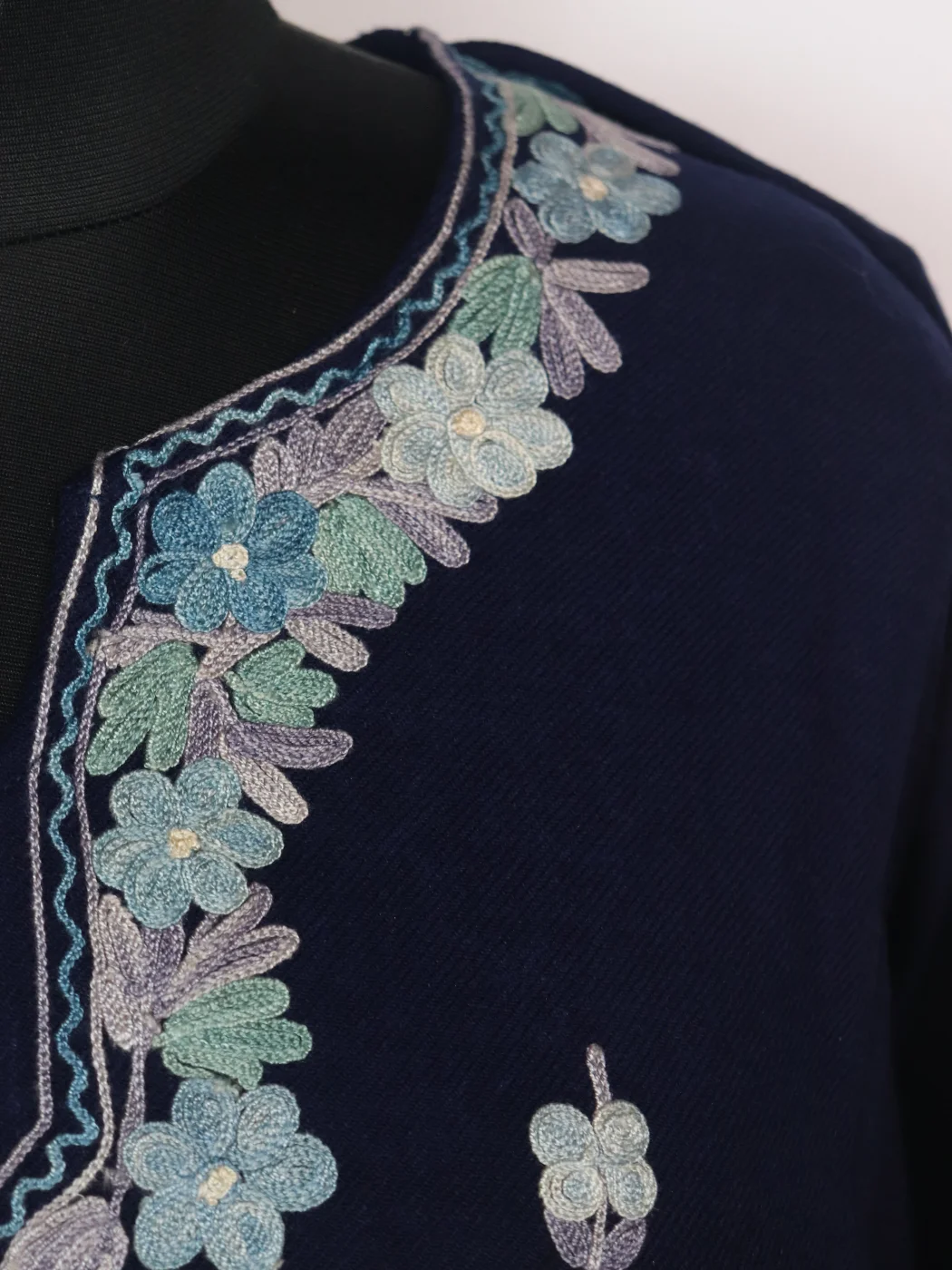 Bazila Kashmiri Pheran Navy Blue Cashmilon With Side Panel Aari Embroidery - Image 3