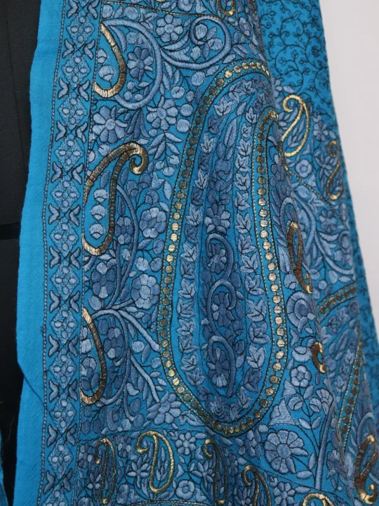 Blue Kashmiri Shawl for Women in Toosha Wool with Sozni and Zari Embroidery | Nisa - Image 3