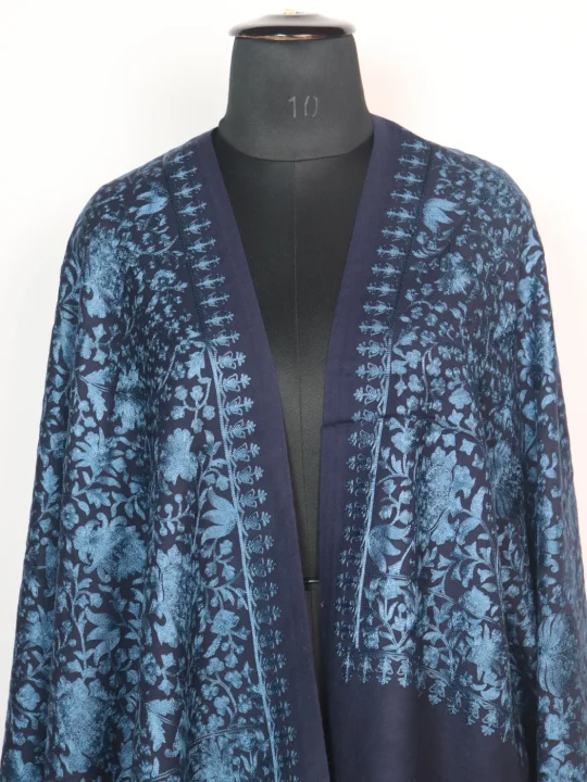 Kashmiri Stole Humaira With Aari Embroidery in Navy Blue Wool - Image 2