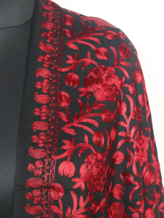 Humaira Kashmiri Stole in Black Wool With Aari Embroidery - Image 3