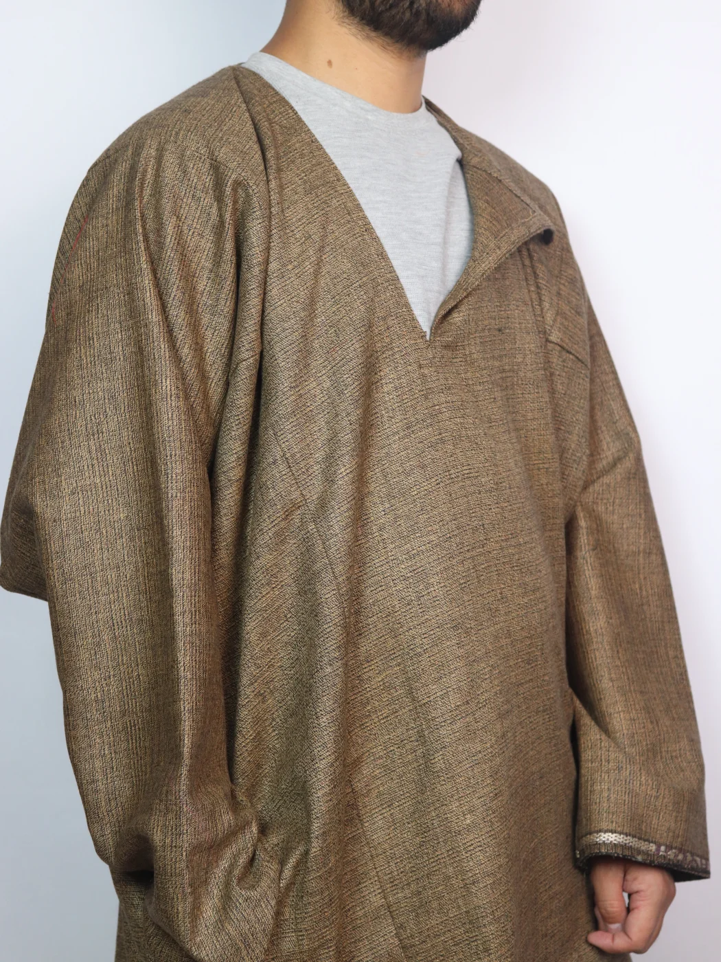 Shams Kashmiri Tweed Brown Pandit Style Loose Pheran for Men - Image 2